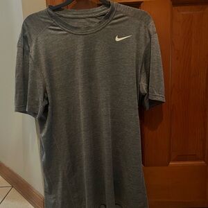 Nike Men's Gray Shirt